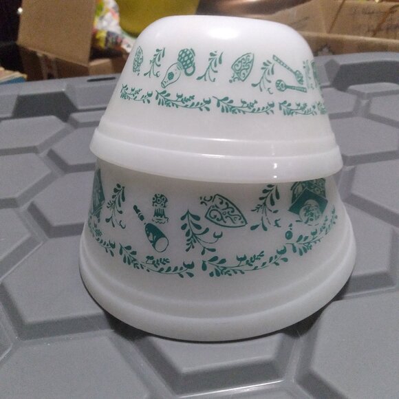 federal glass Other - Federal Glass American Homestead (Amish) Pattern Set of 2 Nesting Mixing Bowls